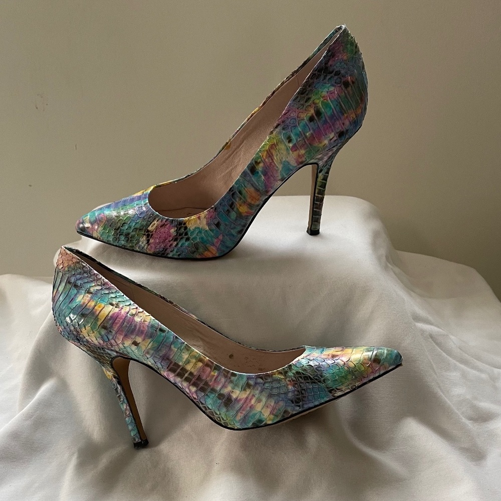 Vince Camuto, Size 8 / 38 Pastel Rainbow Snakeskin, Reptile texture Heels